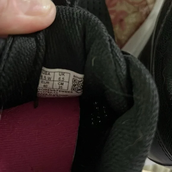 Saucony Women's Black and Pink Athletic Shoes 8.5w - Picture 5 of 5